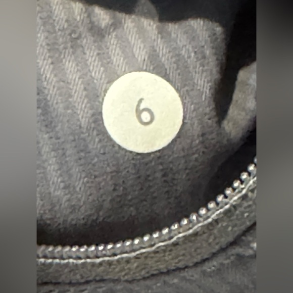 EUC Lululemon Dance Studio Crop Pant sz 6 Rare find gray Stripes comfy - Picture 6 of 7